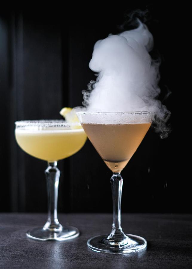The Mayfair クライストチャーチ エクステリア 写真 A dry ice cocktail