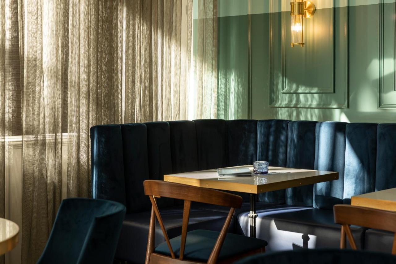 The Mayfair クライストチャーチ エクステリア 写真 Interior of the restaurant